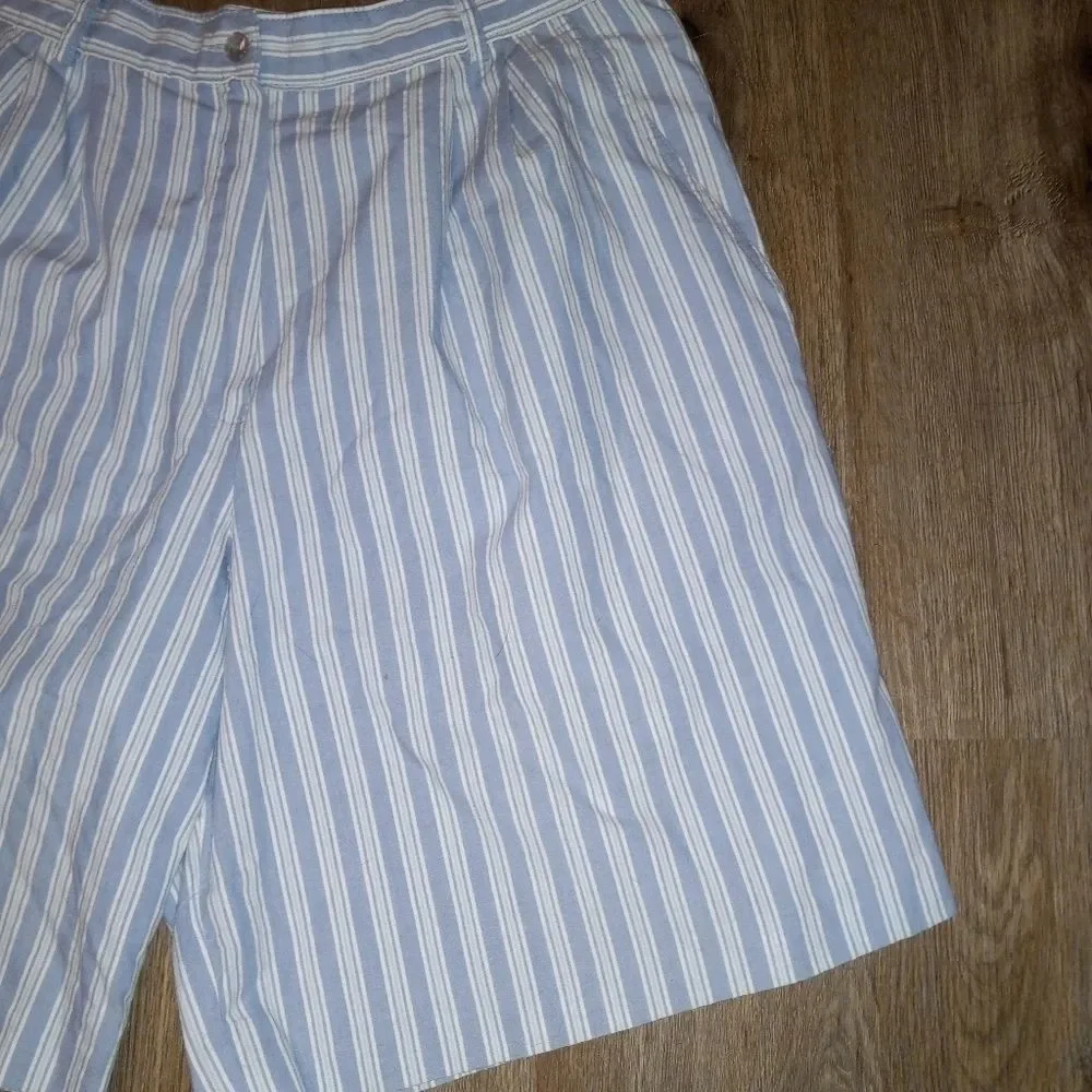 Vintage Jantzen Classics Women's Shorts - Picture 3 of 9